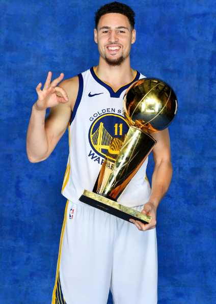 佩雷茨将与未婚妻在周二结婚，周三举办1000人参加的庆祝活动（佩雷茨周二与未婚妻完婚，周三举行千人庆典）